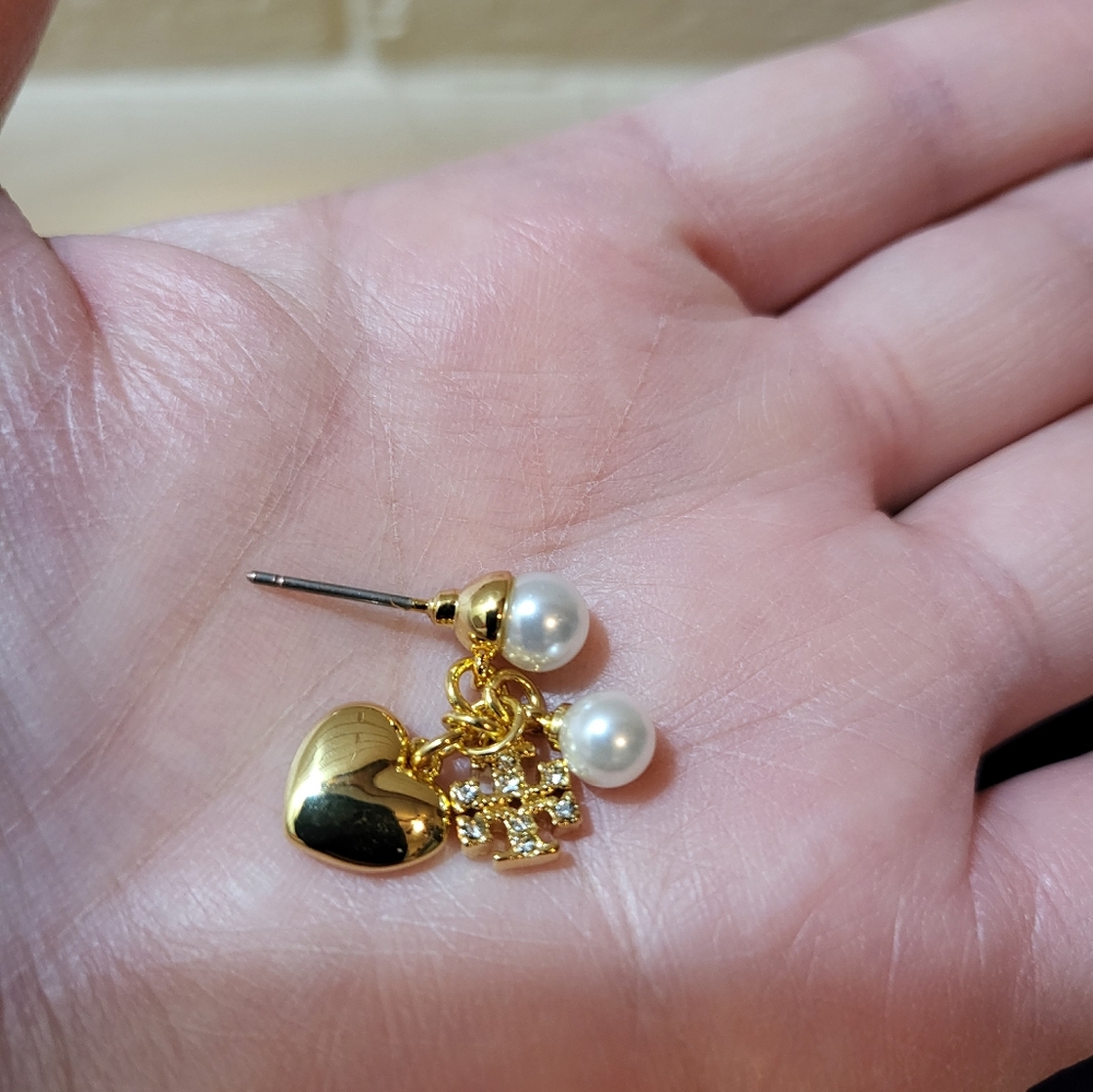 Tory Burch gold-tone earrings Faux pearl stud, heart - Picture 6 of 6
